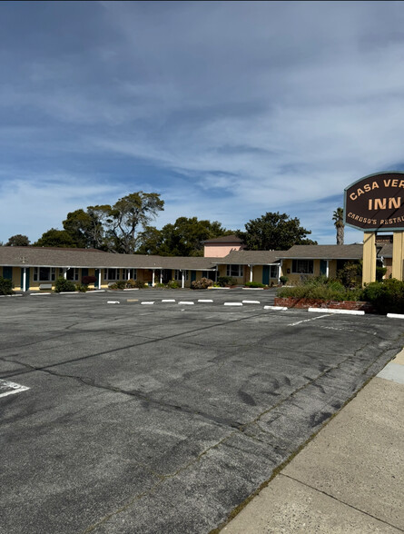 2113 N Fremont St, Monterey, CA à vendre - Photo de l’immeuble – Image 3 sur 4