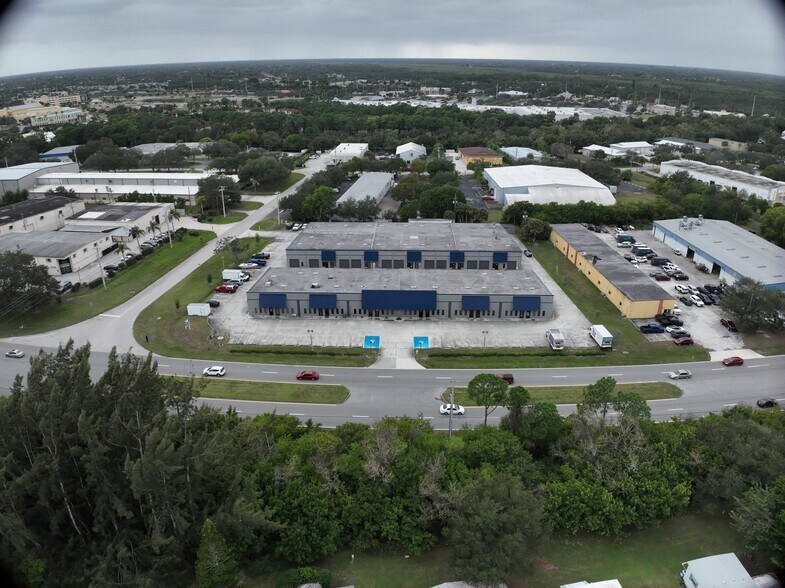 1620-1646 SE Village Green Dr, Port, Port Saint Lucie, FL à louer – Image 2 sur 33