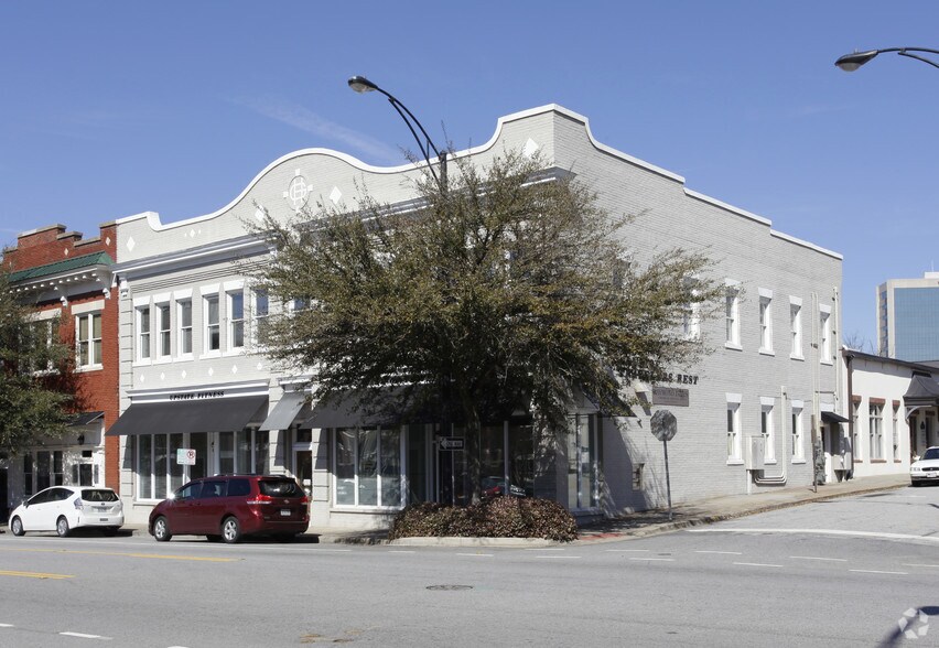 217-219 E Washington St, Greenville, SC à louer - Photo de l’immeuble – Image 1 sur 16