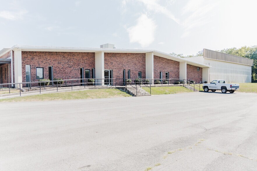 121 Alsonia St, Estill Springs, TN à louer - Photo de l’immeuble – Image 3 sur 28