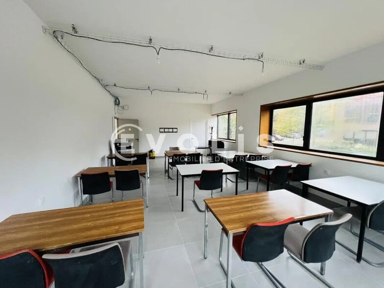 6 Allée Hendrik Lorentz, Champs-sur-Marne à louer - Photo de l’immeuble – Image 3 sur 6