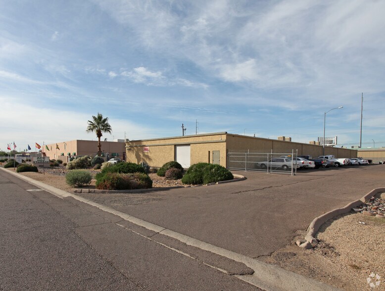 17638 N 25th Ave, Phoenix, AZ à louer - Photo de l’immeuble – Image 3 sur 8