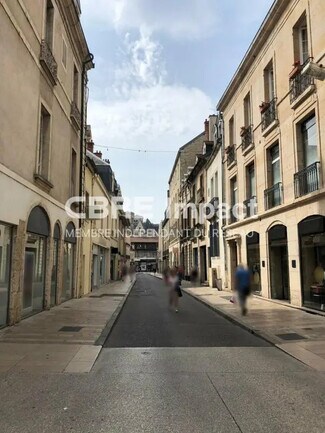 Plus de détails pour Local commercial à louer