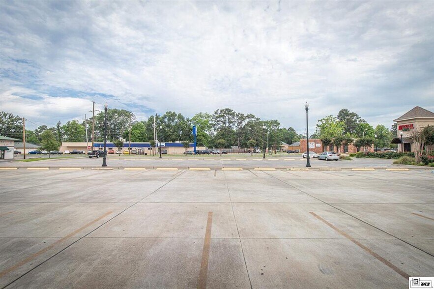 3600 Desiard St, Monroe, LA à louer - Photo de l’immeuble – Image 2 sur 3