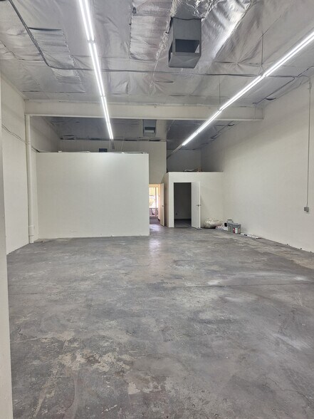 4460 W Reno Ave, Las Vegas, NV à louer - Photo de l’immeuble – Image 3 sur 20