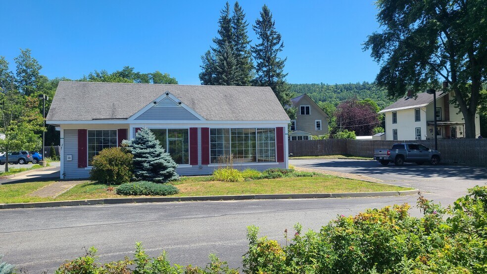 2781 US Route 5 N, Windsor, VT à louer - Photo de l’immeuble – Image 3 sur 20