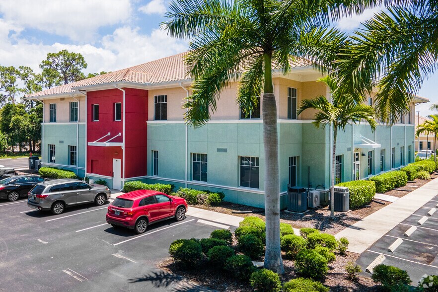 9911 Corkscrew Rd, Estero, FL à louer - Photo de l’immeuble – Image 2 sur 10