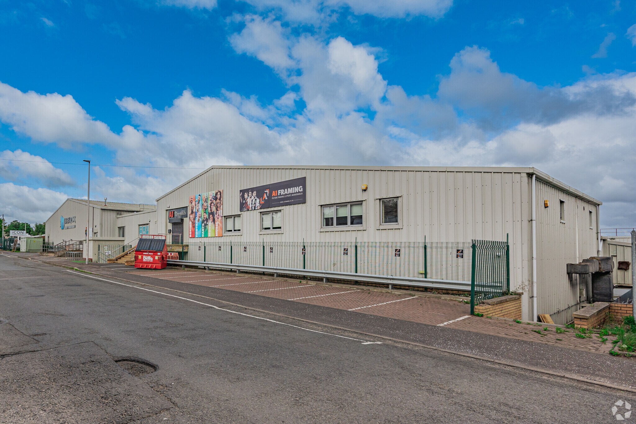 7 Edgefield Rd, Loanhead à louer Photo principale– Image 1 sur 8