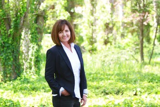 Laura Hall-Santarelli