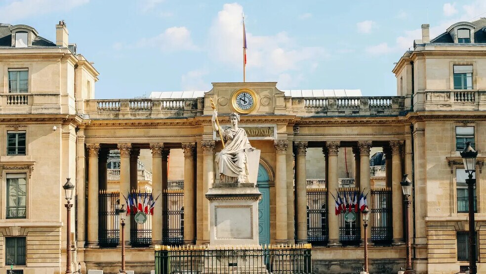 Bureau dans Paris à vendre - Photo de l’immeuble – Image 1 sur 3