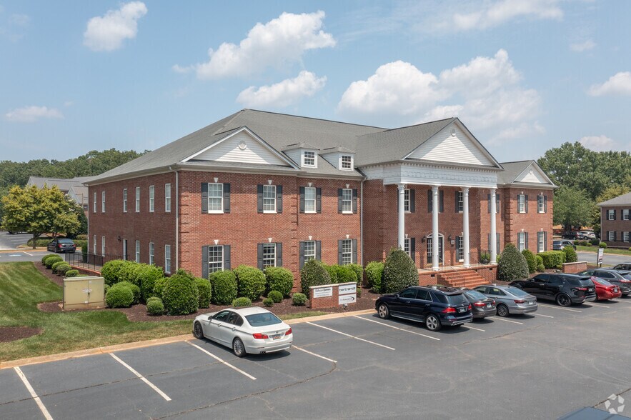 3453 Pelham Rd, Greenville, SC à louer - Photo de l’immeuble – Image 3 sur 7
