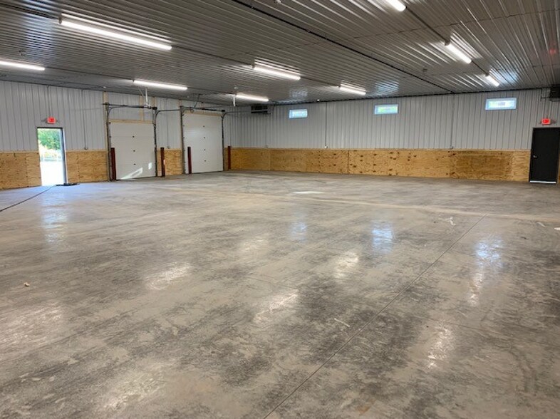 511 N Clairemont Ave, Eau Claire, WI à louer - Photo de l’immeuble – Image 2 sur 7