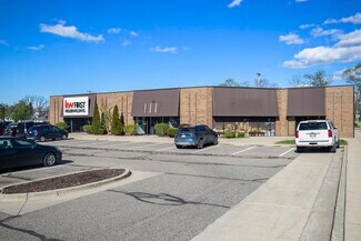 Plus de détails pour 102-132 N Leroy St, Fenton, MI - Local commercial à louer