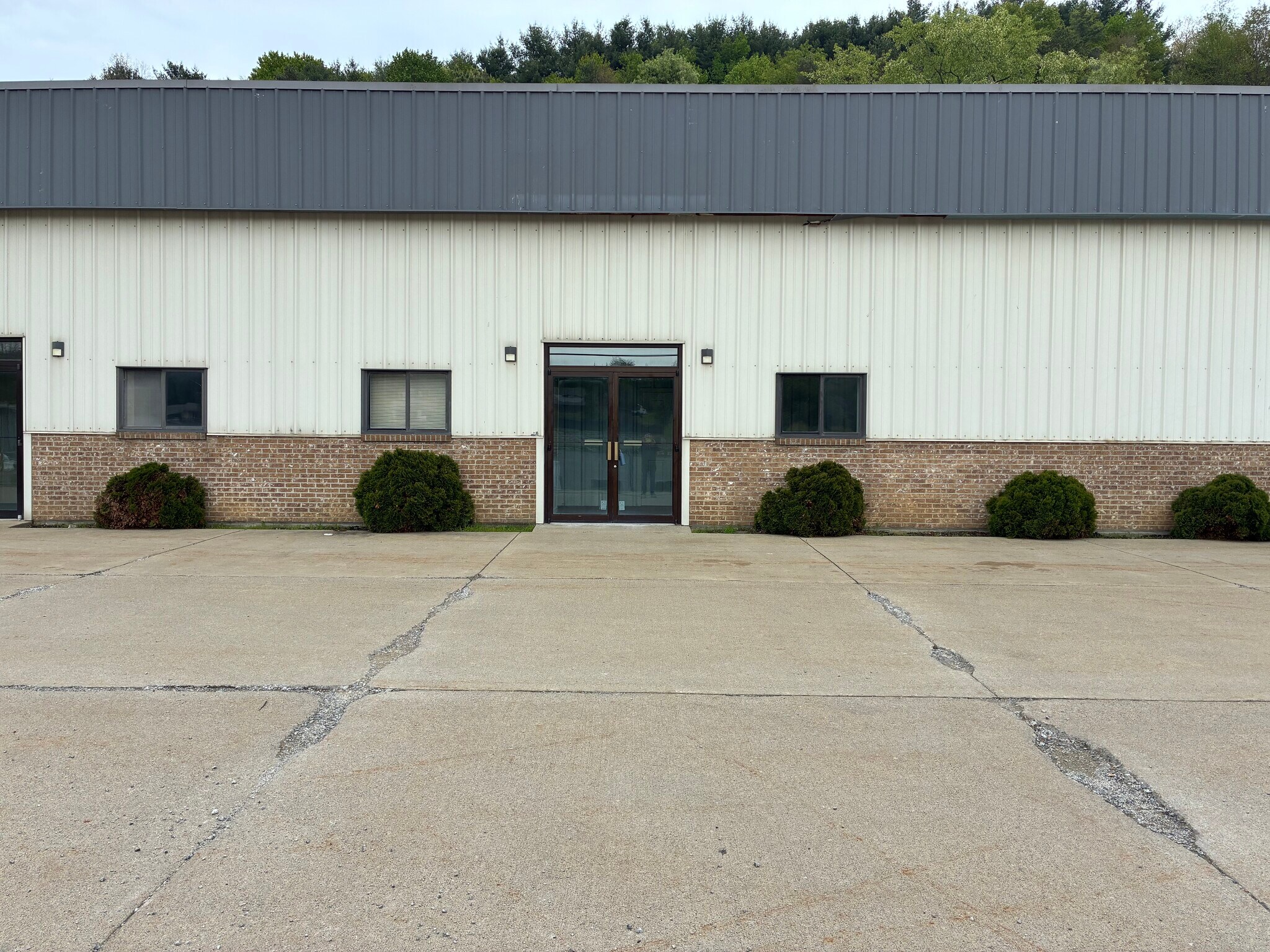 319 Perry Hwy, Harmony, PA à louer Photo de l’immeuble– Image 1 sur 1