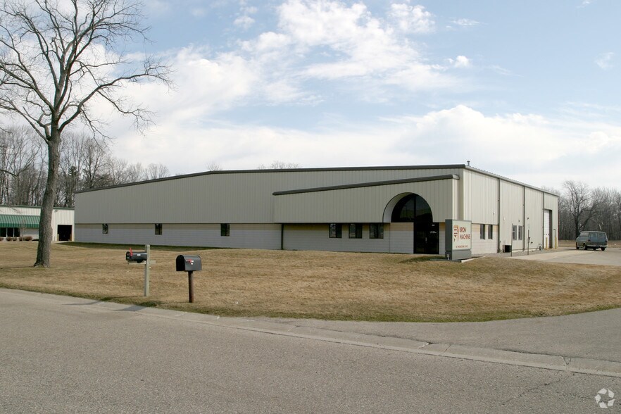 821 Production Pl, Holland, MI à vendre - Photo de l’immeuble – Image 2 sur 4