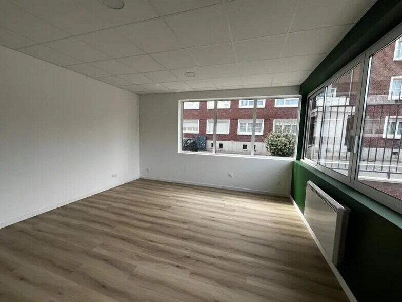 Local d’activités dans Amiens à louer - Photo de l’immeuble – Image 2 sur 2