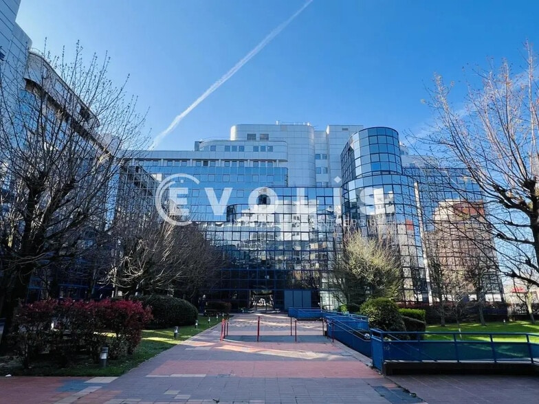 12-14 Rue Du Centre, Noisy-le-Grand à louer - Photo de l’immeuble – Image 2 sur 15