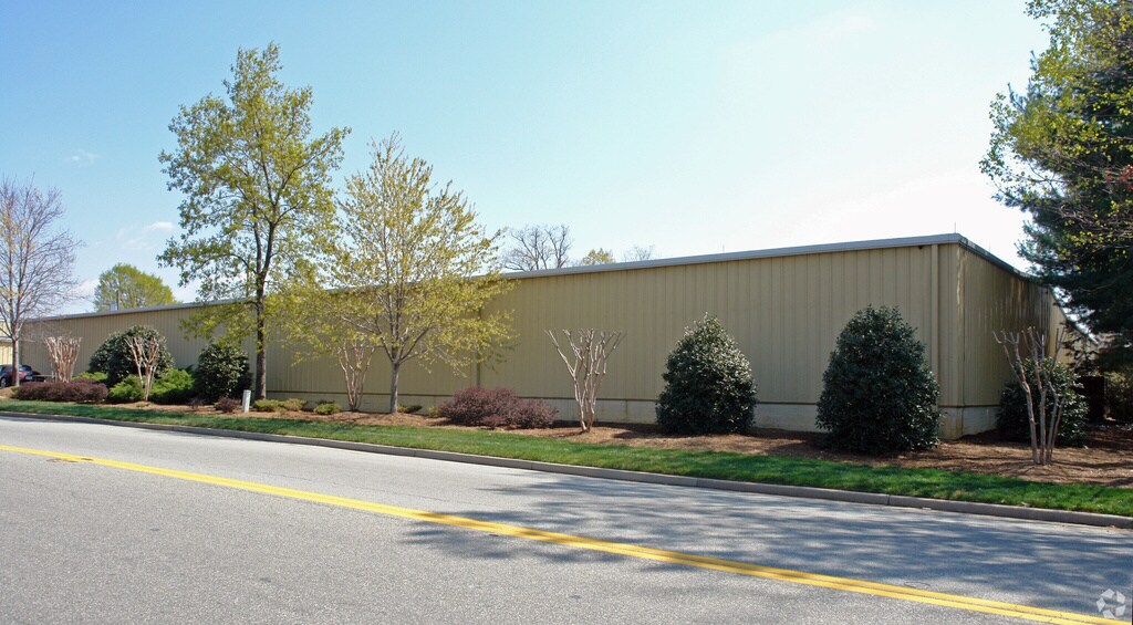521 Research Rd, Richmond, VA à vendre Photo de l’immeuble– Image 1 sur 6