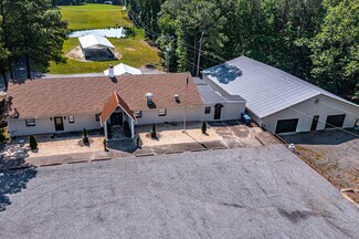 Plus de détails pour 226 Village Green Dr, Callao, VA - Spécialisé à vendre