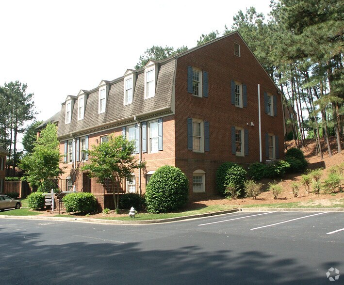2900-12 Chamblee Tucker Rd, Chamblee, GA à louer - Photo de l’immeuble – Image 2 sur 8