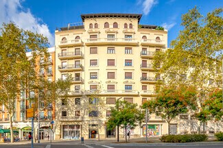Plus de détails pour Plaça de Tetuán, 19, Barcelone - Local commercial à louer