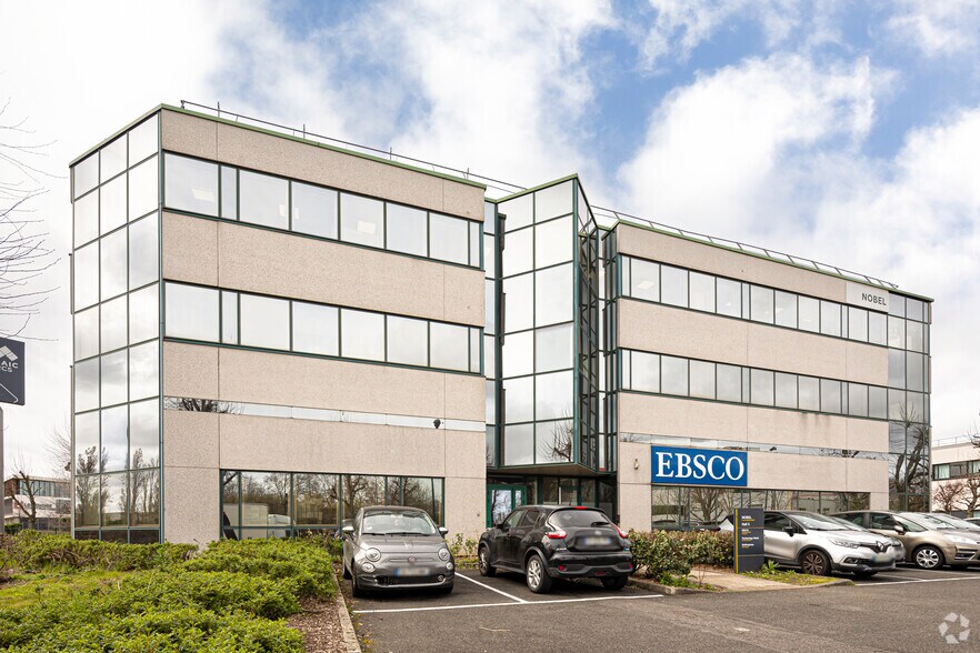 Local d’activités dans Antony à louer - Photo de l’immeuble – Image 3 sur 3