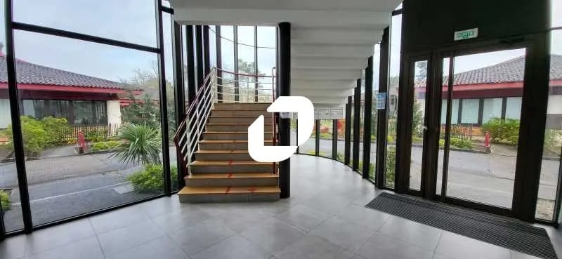 Bureau dans Mérignac à louer - Hall d’entrée – Image 2 sur 4