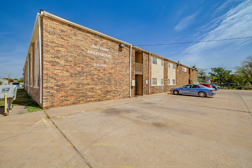 12 E 29th St, San Angelo, TX à vendre - Photo de l’immeuble – Image 3 sur 39