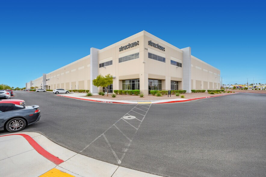 3732 N Las Vegas Blvd, Las Vegas, NV à louer - Photo de l’immeuble – Image 1 sur 30