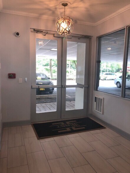 95 Main Ave, Clifton, NJ à louer - Photo intérieure – Image 3 sur 5