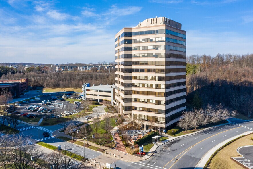 10461 Mill Run Cir, Owings Mills, MD à louer - Photo de l’immeuble – Image 3 sur 14