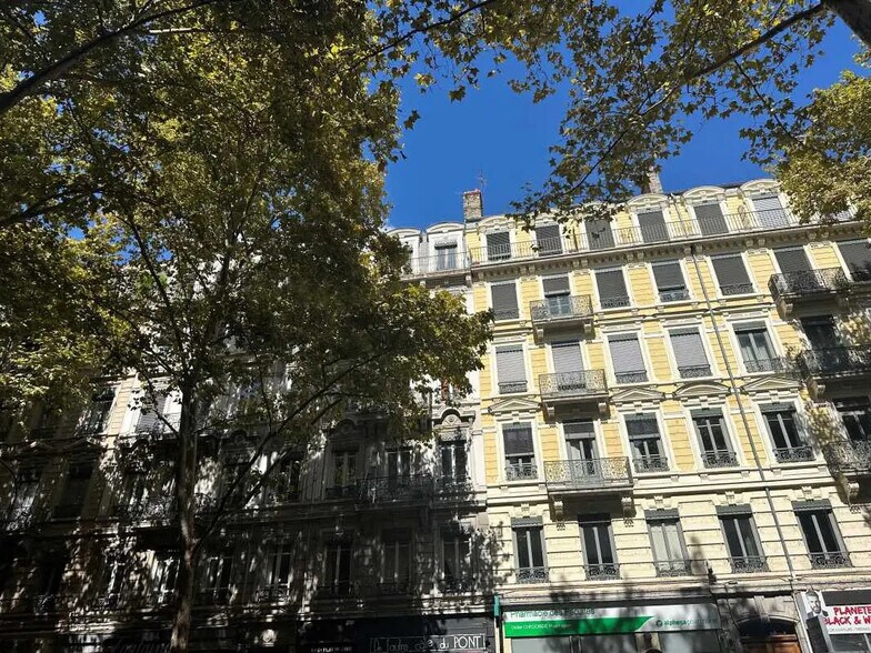 Bureau dans Lyon à louer - Photo de l’immeuble – Image 2 sur 6