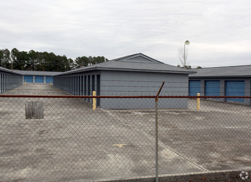 212 Center St, Jacksonville, NC à louer - Photo de l’immeuble – Image 3 sur 4