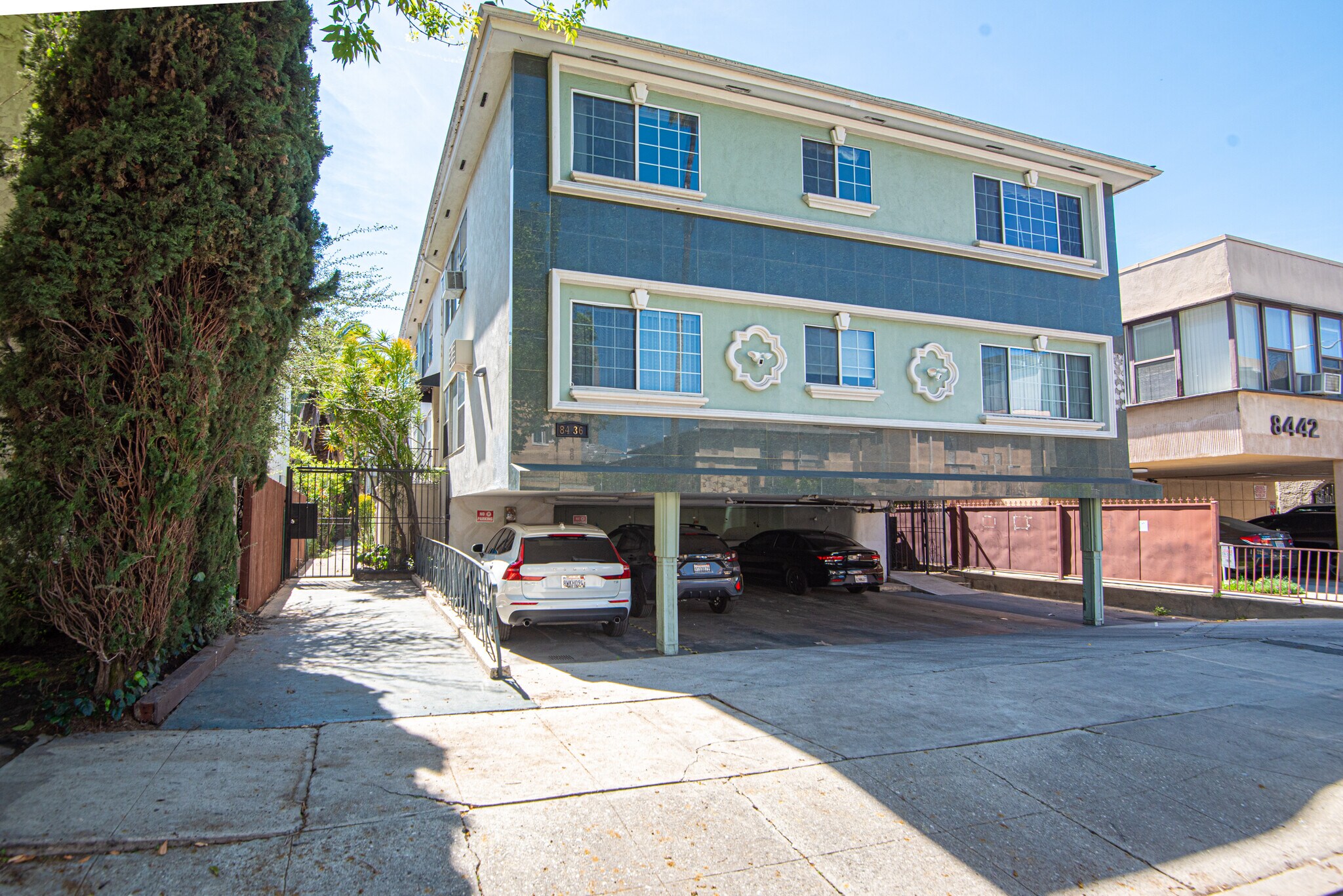 8436 Blackburn Ave, Los Angeles, CA à vendre Photo principale– Image 1 sur 19