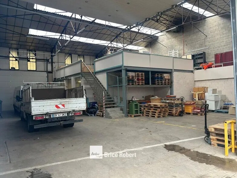 Local d'activités dans Villefranche-sur-Saône à vendre - Photo intérieure – Image 2 sur 8