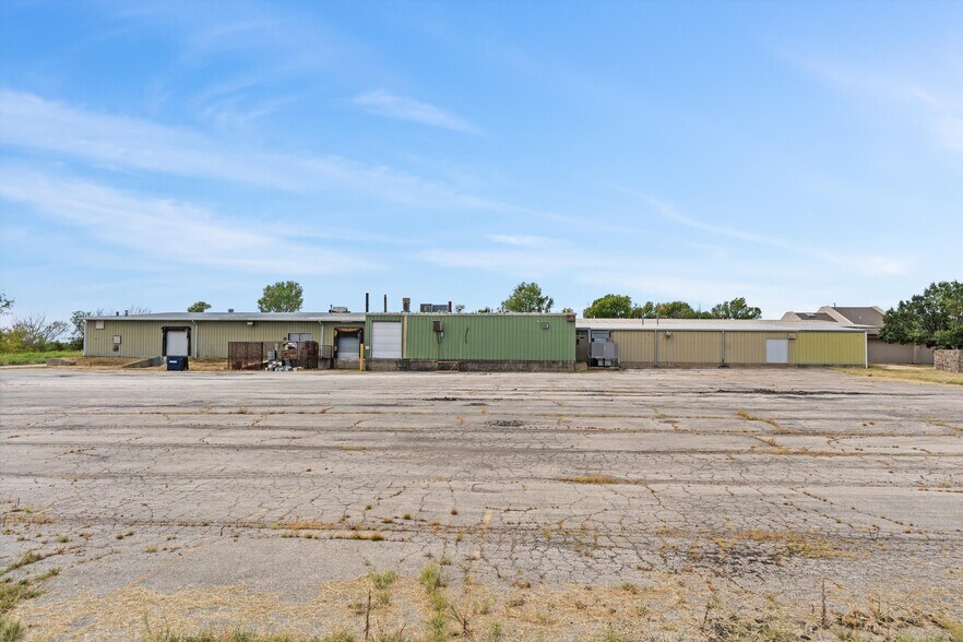 107 A St., Caney, KS à louer - Photo de l’immeuble – Image 2 sur 8
