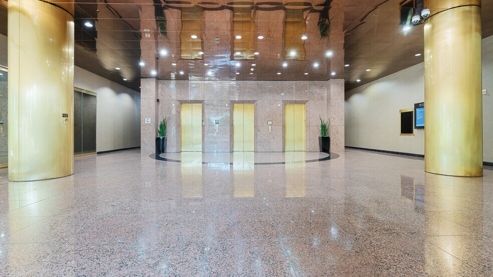 9101 Lyndon B Johnson Fwy, Dallas, TX à louer - Photo de l’immeuble – Image 3 sur 43