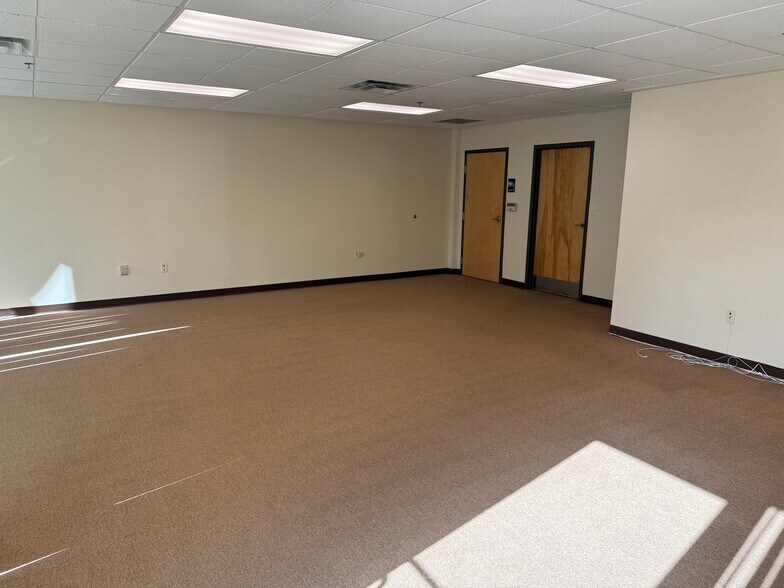 7575 Kingspointe Pky, Orlando, FL à louer - Photo de l’immeuble – Image 3 sur 10