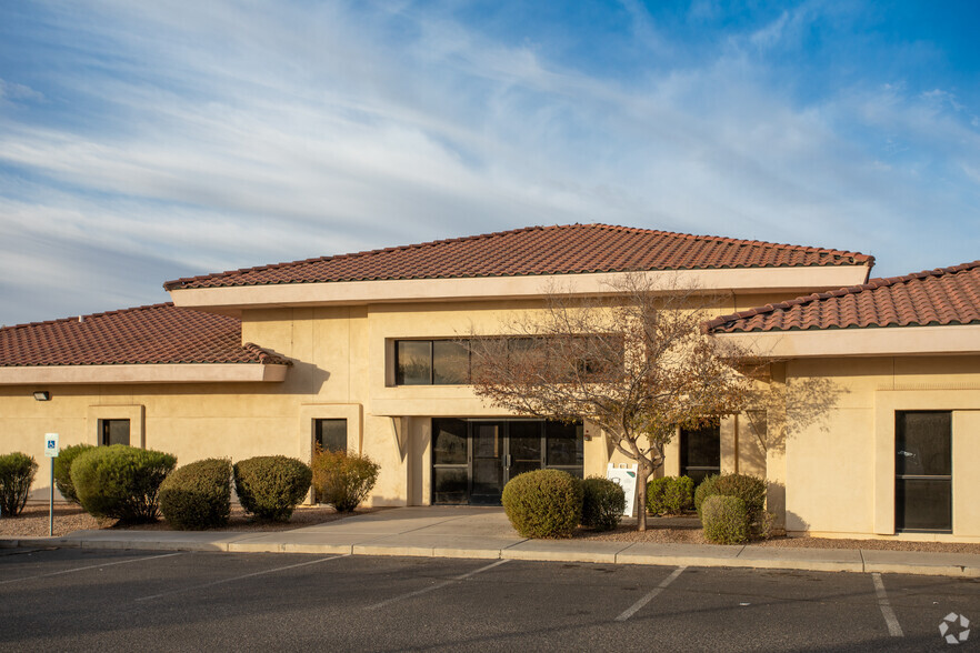 1860 E Salk Dr, Casa Grande, AZ à louer - Photo de l’immeuble – Image 3 sur 3