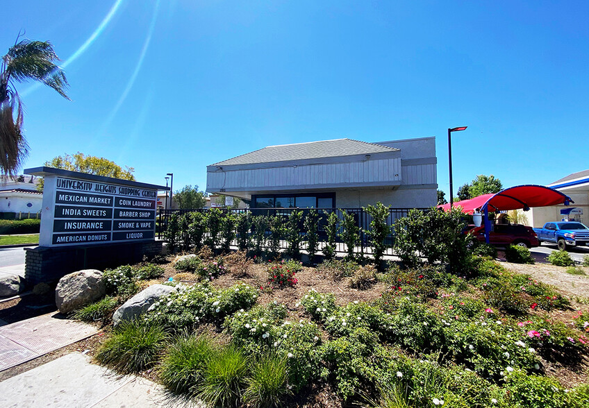 3355 Iowa Ave, Riverside, CA à louer - Photo de l’immeuble – Image 1 sur 7