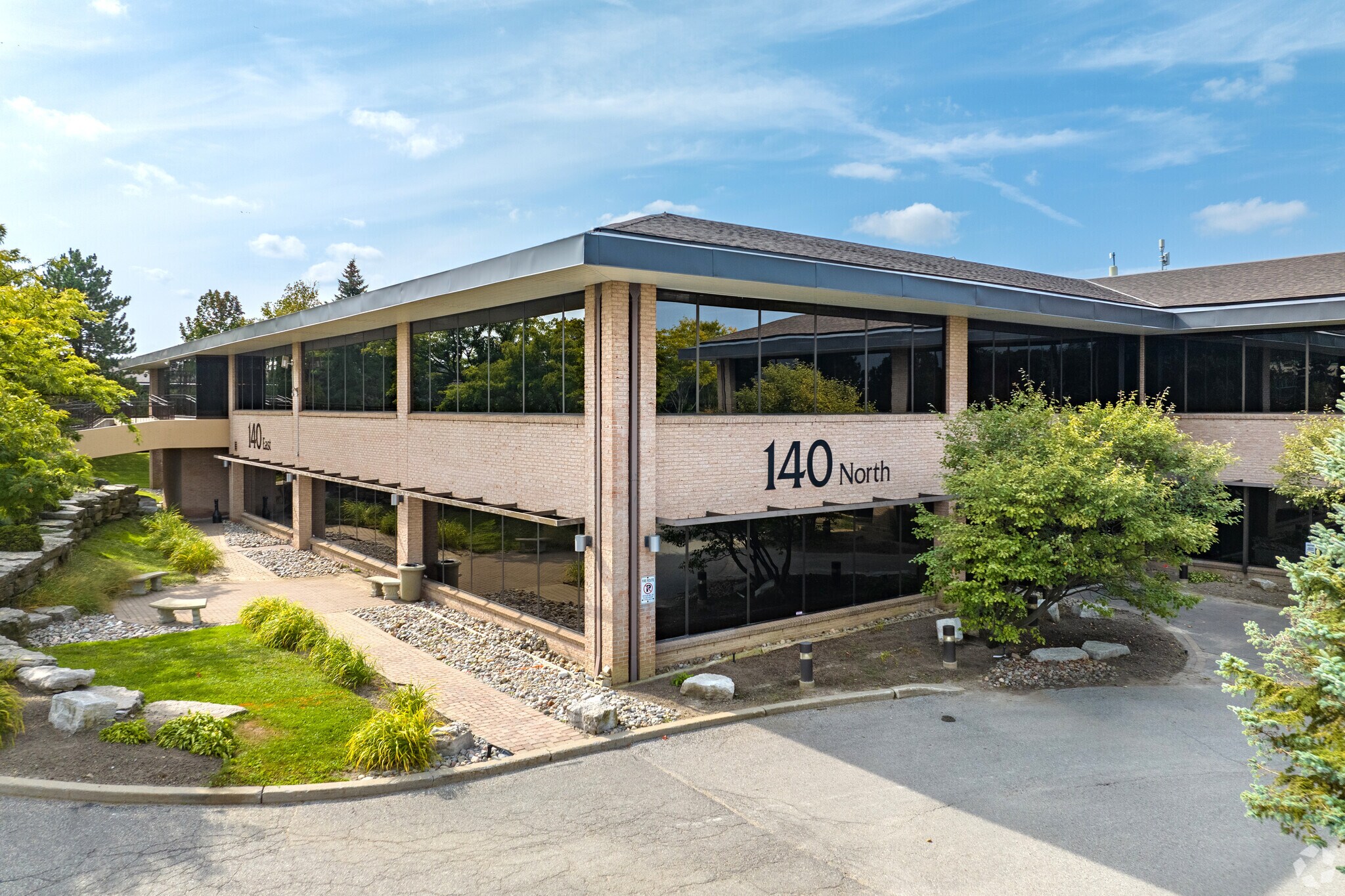 140 Renfrew Dr, Markham, ON à louer Photo principale– Image 1 sur 4