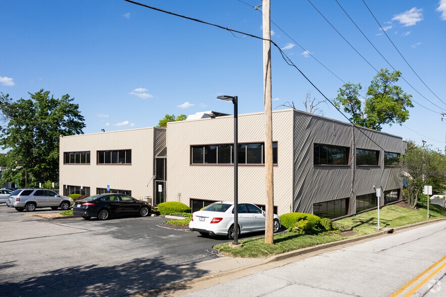 711 Old Ballas Rd, Creve Coeur, MO à louer - Photo principale – Image 1 sur 5