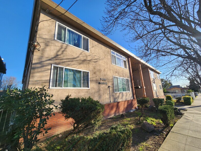 3020 35th Ave, Oakland, CA à vendre - Photo de l’immeuble – Image 2 sur 9