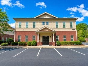 950 Scales Rd, Suwanee, GA à louer Photo de l’immeuble– Image 1 sur 28
