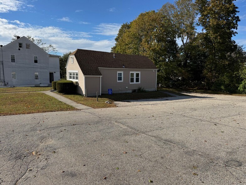 1567 Centerville Rd, Warwick, RI à vendre - Photo de l’immeuble – Image 3 sur 13