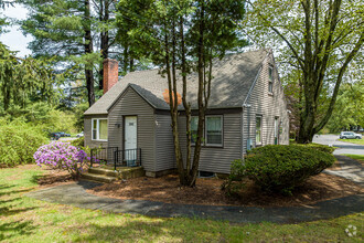 2 Forest Park Dr, Farmington, CT à louer Photo de l’immeuble– Image 1 sur 1