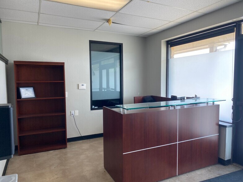 411 N Main St, Euless, TX à louer - Photo intérieure – Image 2 sur 8
