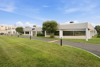 Plus de détails pour 877 Stewart Ave, Garden City, NY - Bureau à vendre