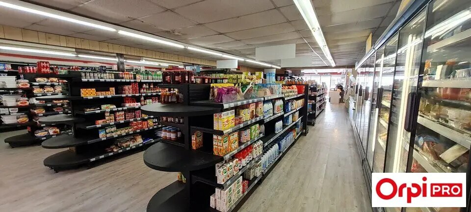 Local commercial dans Saint-Brieuc à vendre - Photo de l’immeuble – Image 2 sur 8