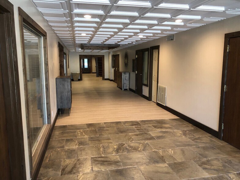 640-650 N Main St, North Salt Lake, UT à louer - Photo de l’immeuble – Image 3 sur 31